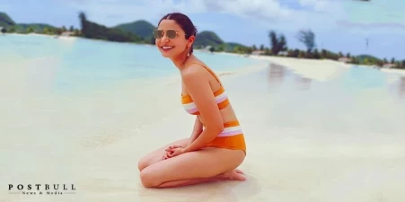 Anushka Sharma painted a happy picture, as she poses in