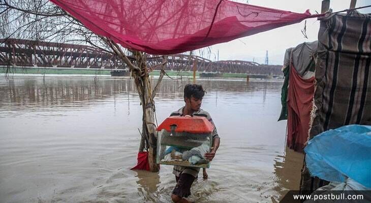 Yamuna Bank crosses danger mark