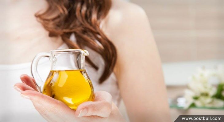 Apply oil to the length of your hair thoroughly